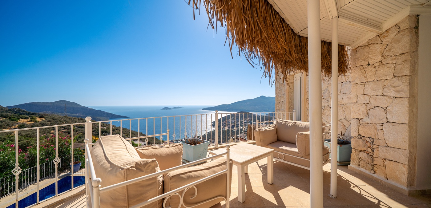 Aqua Marine Balcony 38