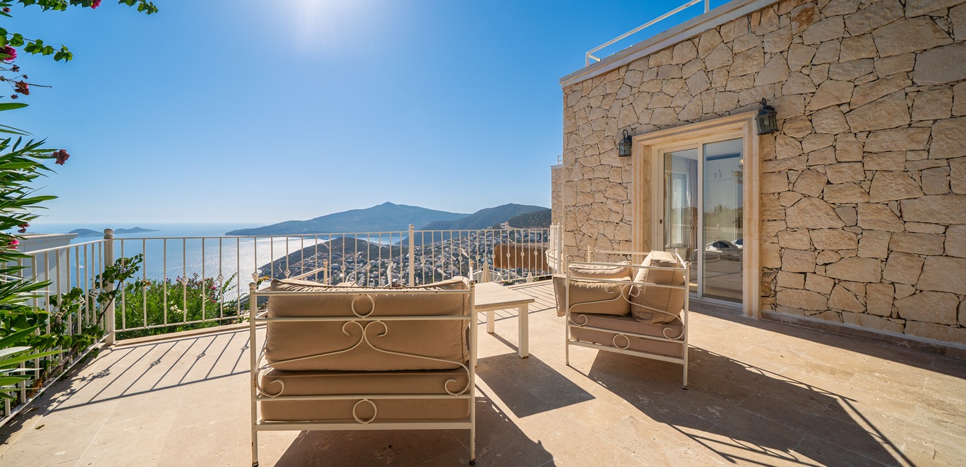 Aqua Marine Balcony 39