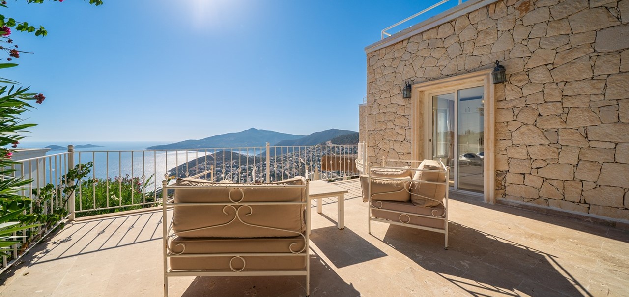 Aqua Marine Balcony 39