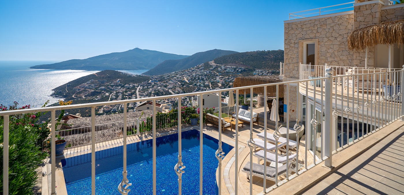 Aqua Marine Balcony 42