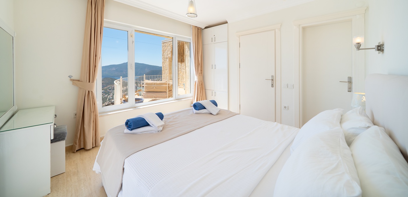 Aqua Marine Bedroom 7