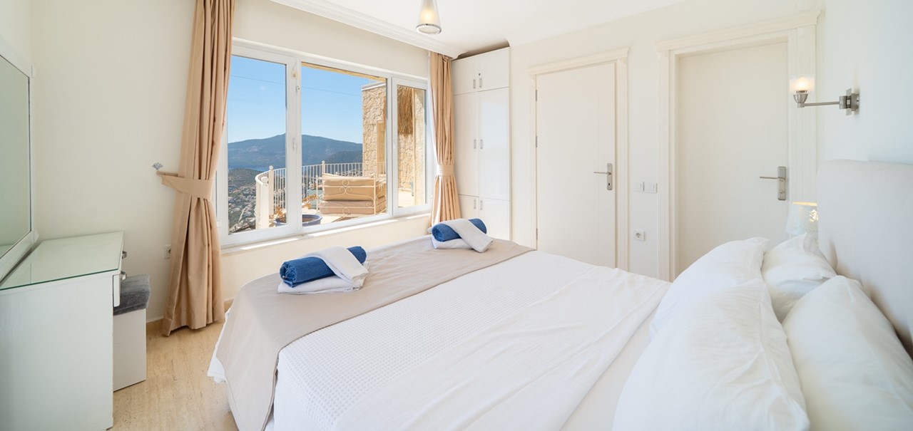 Aqua Marine Bedroom 7