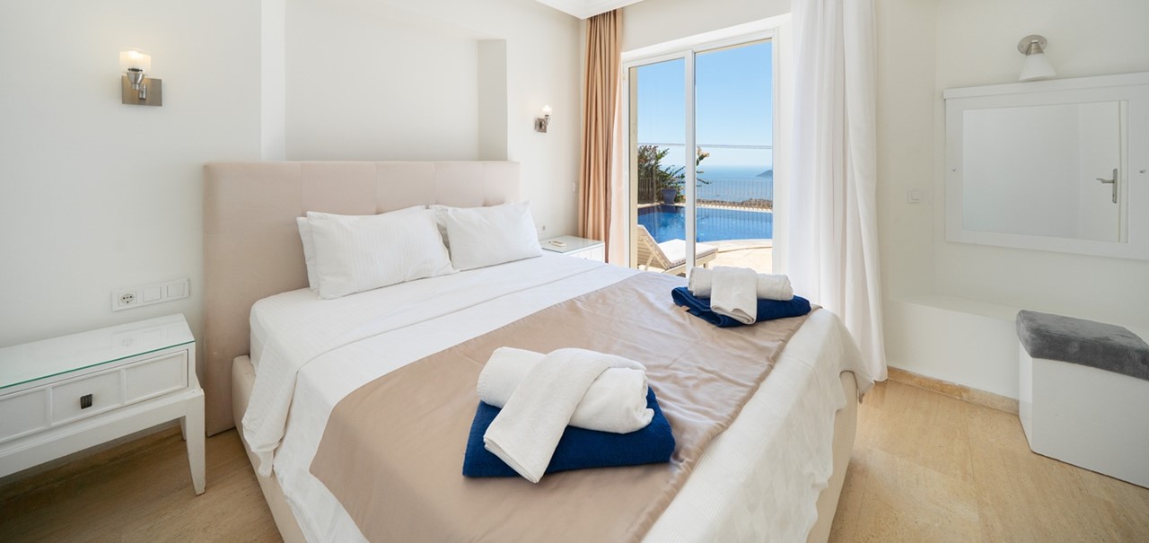 Aqua Marine Bedroom 8