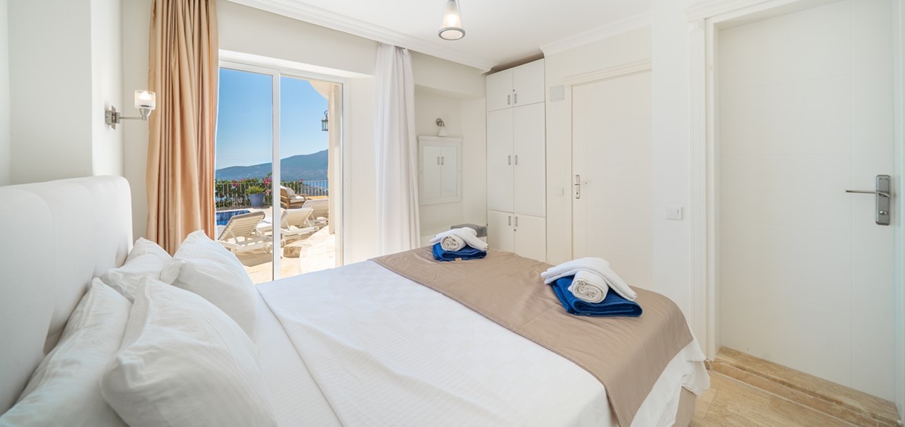 Aqua Marine Bedroom 9