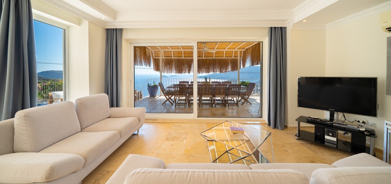 Aqua Marine Living Room 17