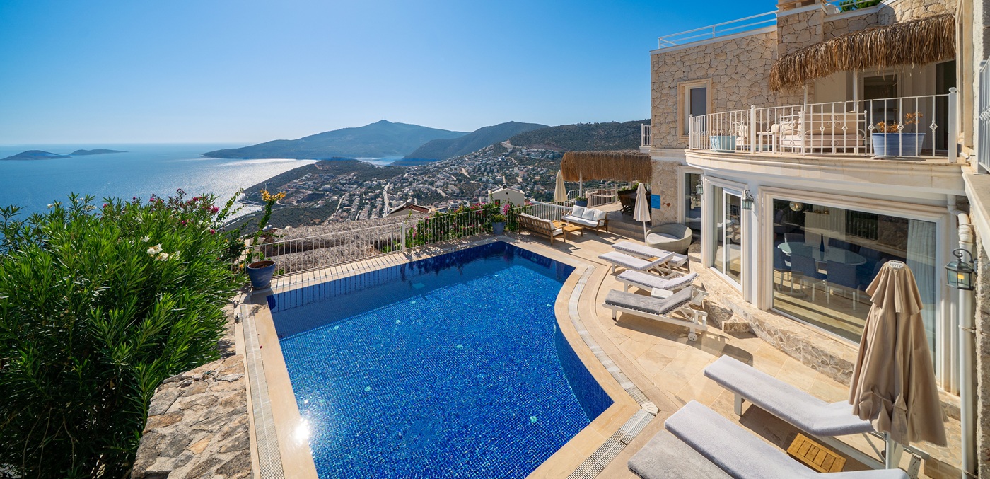 Aqua Marine Outside 43