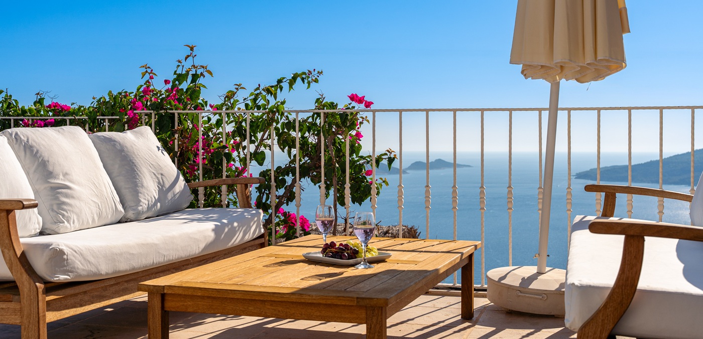 Aqua Marine Outside 46