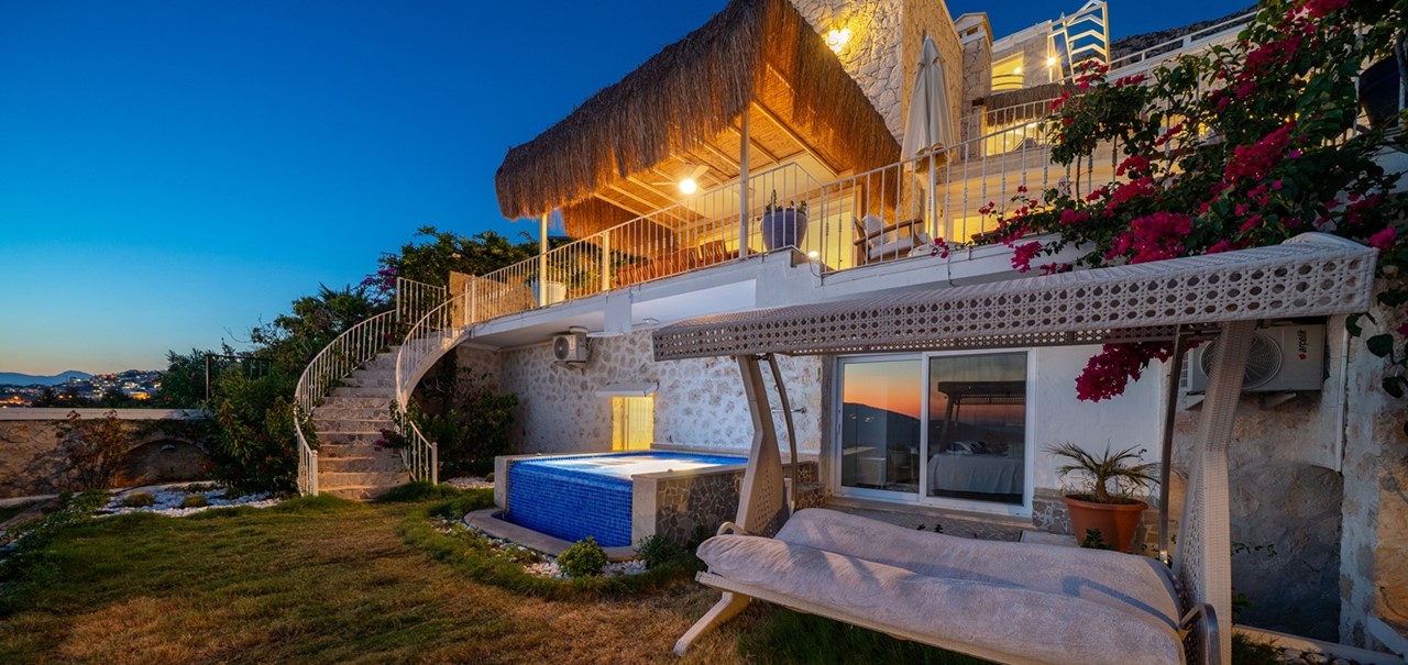 Aqua Marine Outside 64