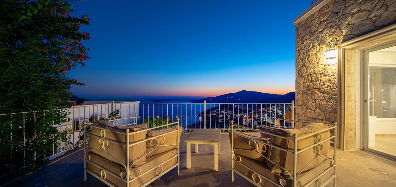 Aqua Marine Outside 67