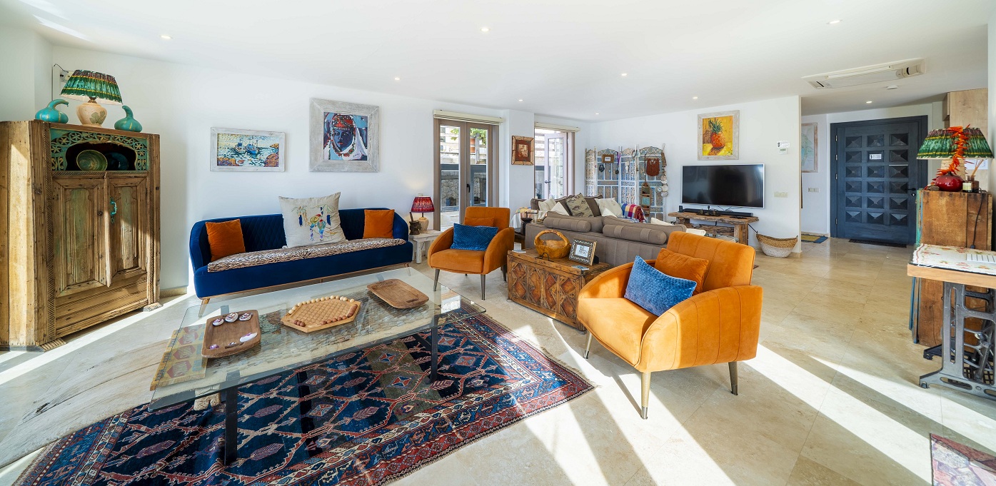 Living Area And Kitchen Villa Manor 6