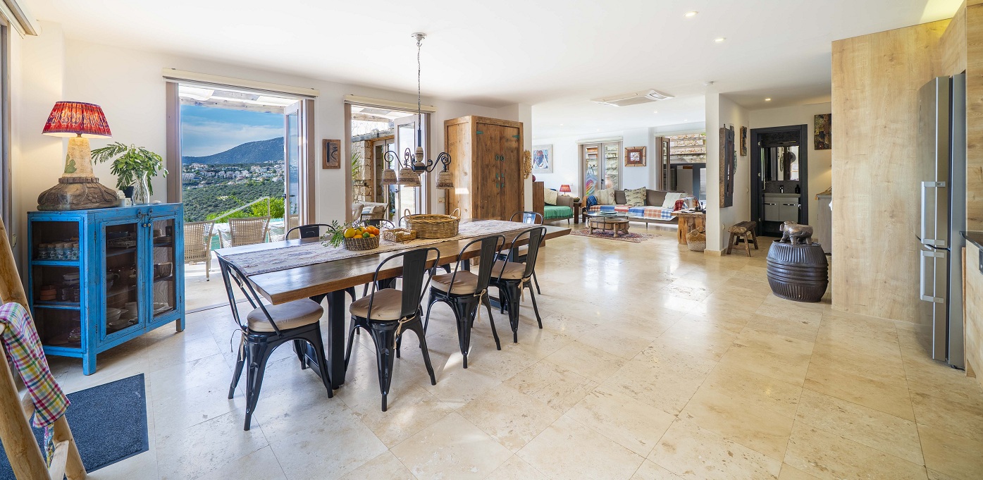 Living Area And Kitchen Villa Manor 9