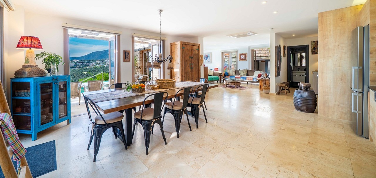 Living Area And Kitchen Villa Manor 9