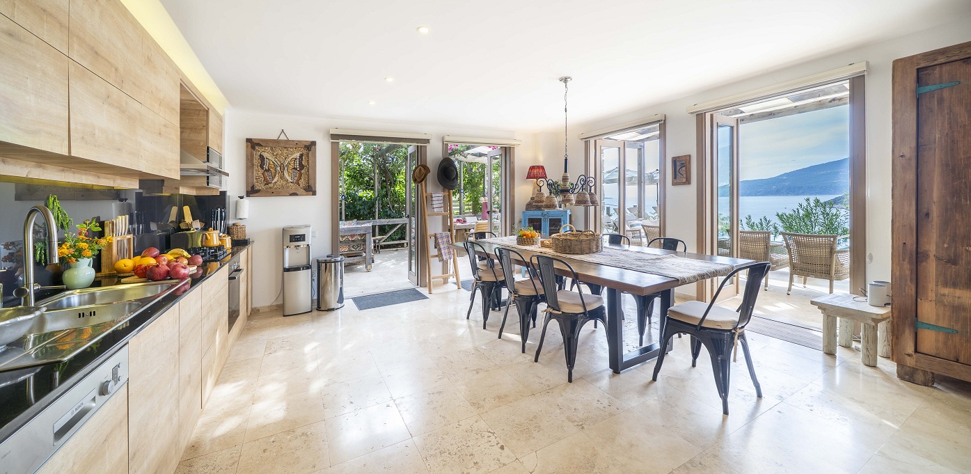 Living Area And Kitchen Villa Manor 10