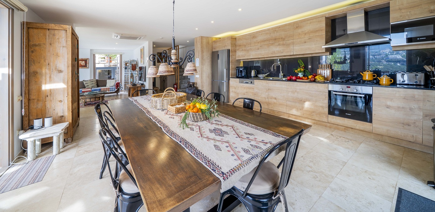 Living Area And Kitchen Villa Manor 11