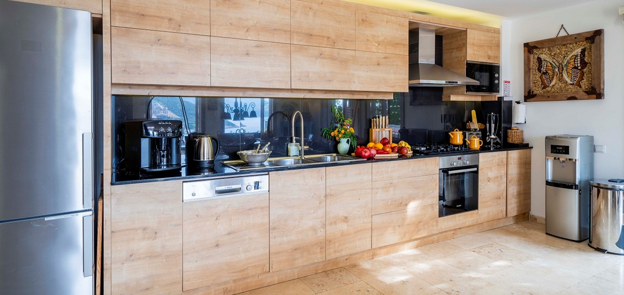 Living Area And Kitchen Villa Manor 13