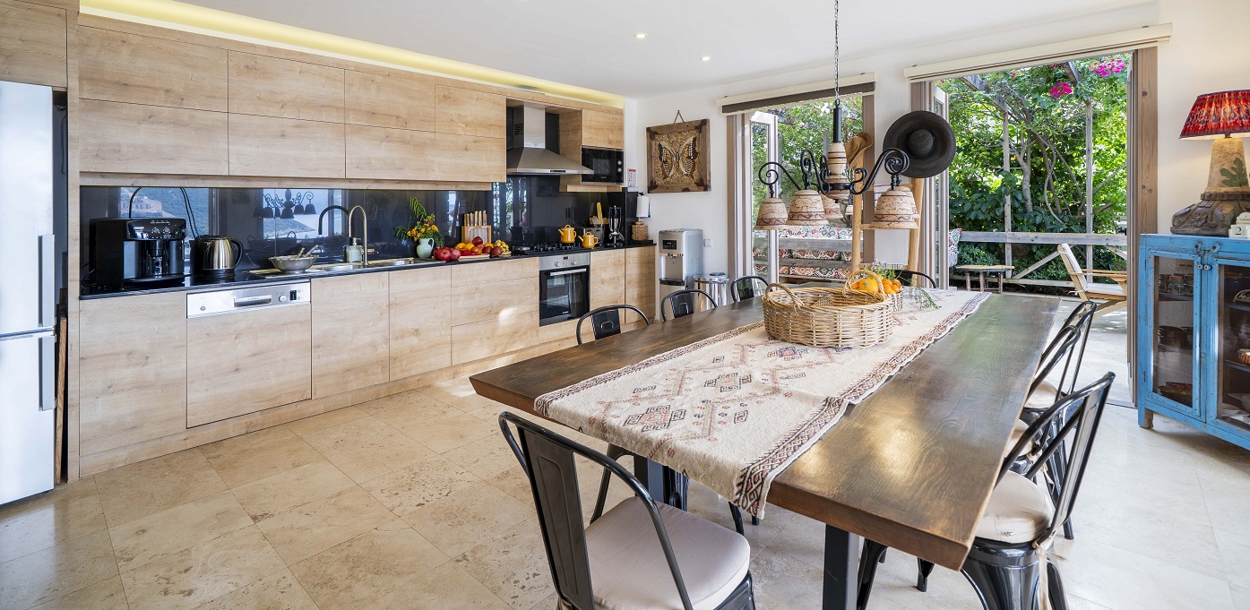 Living Area And Kitchen Villa Manor 14