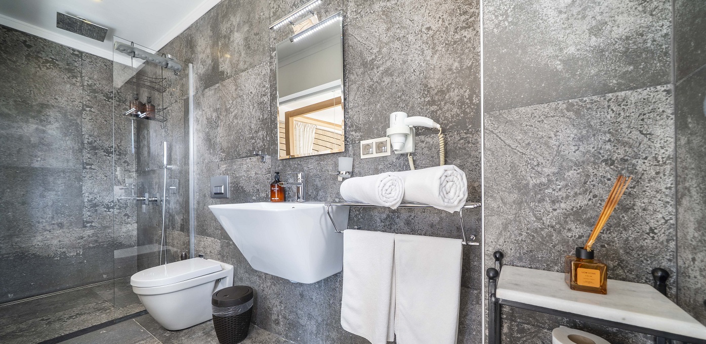 Villa Manor Bathrooms 4