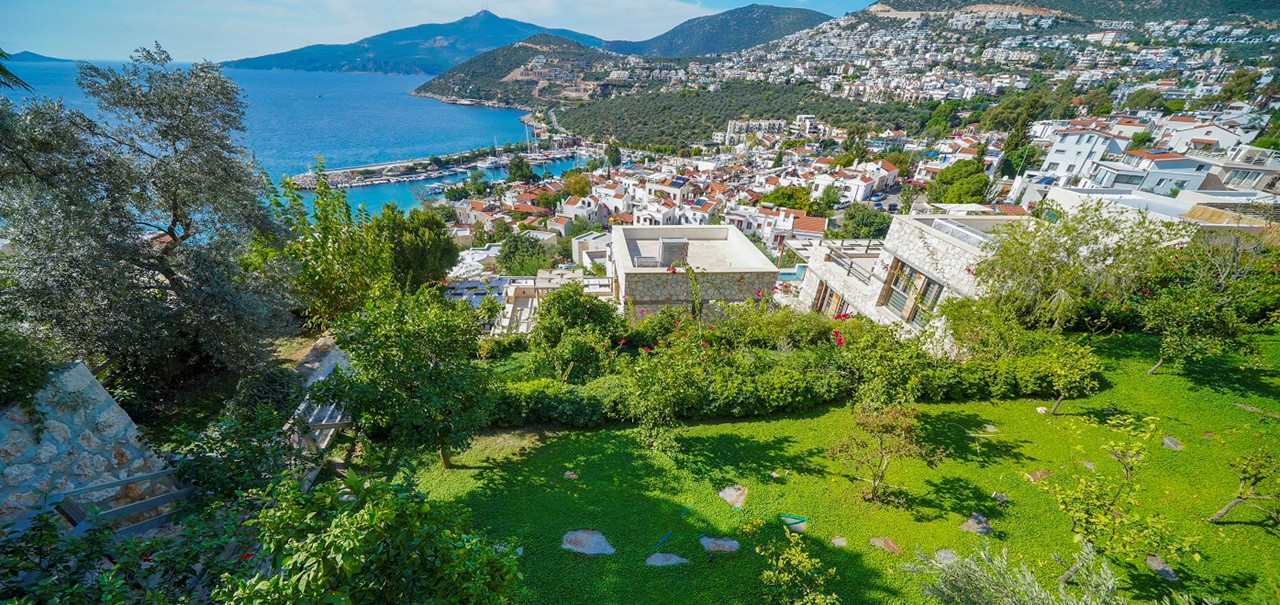 Villa Manor Garden And Access 4