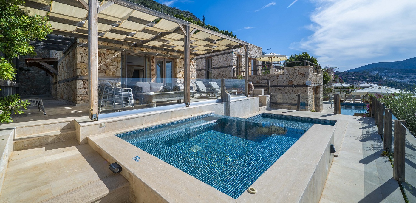 Villa Manor Pool Jacuzzi 1