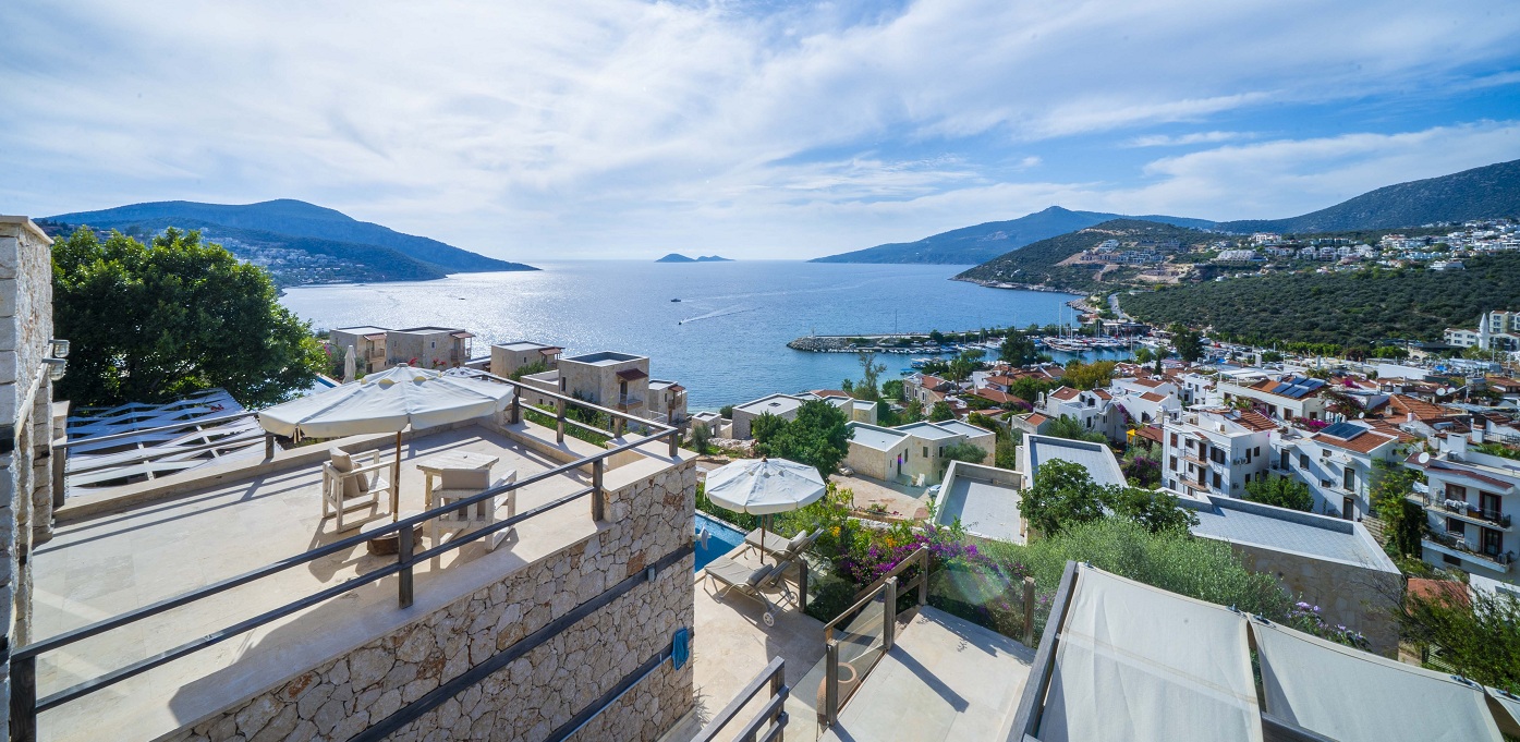 Villa Manor Seating And Dining 1