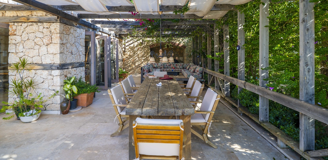 Villa Manor Seating And Dining 2