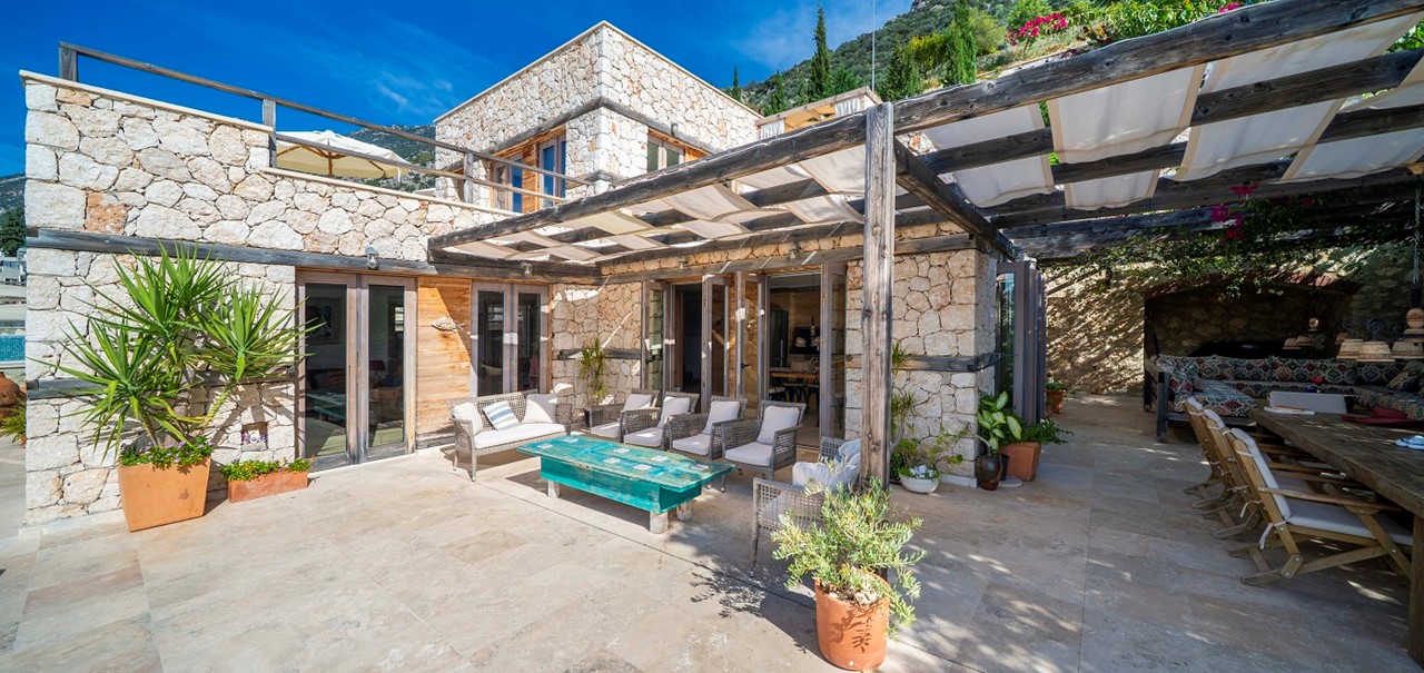 Villa Manor Seating And Dining 3