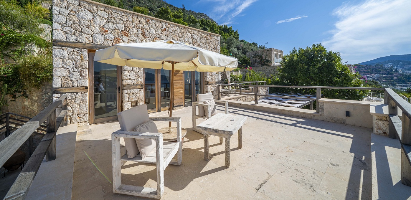 Villa Manor Seating And Dining 7