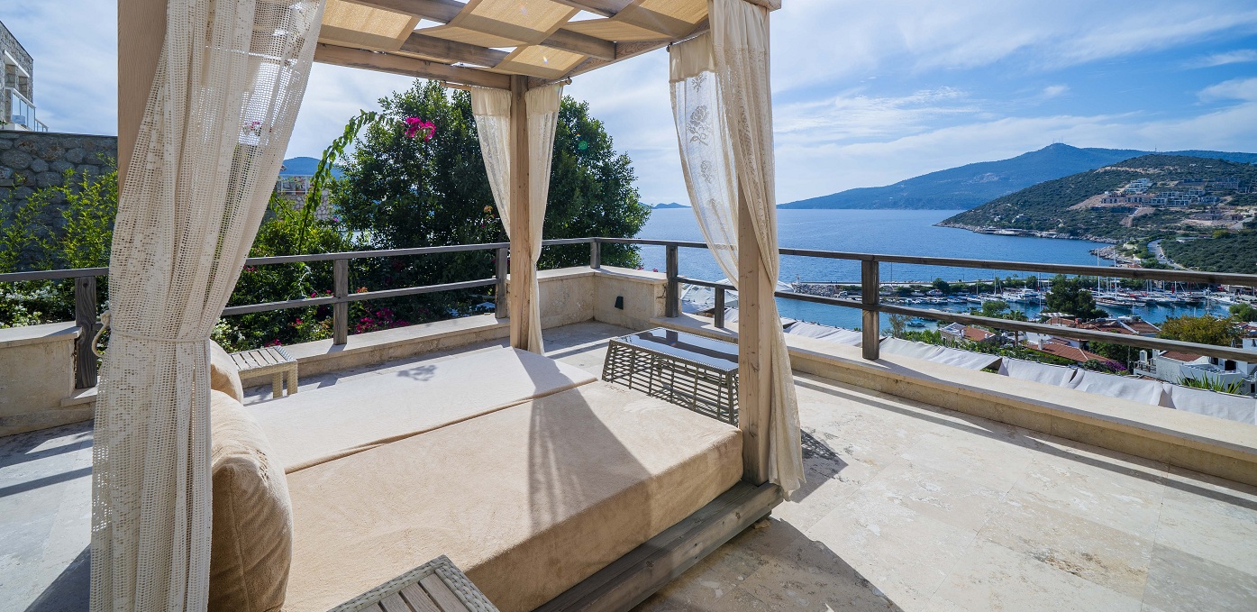 Villa Manor Seating And Dining 15