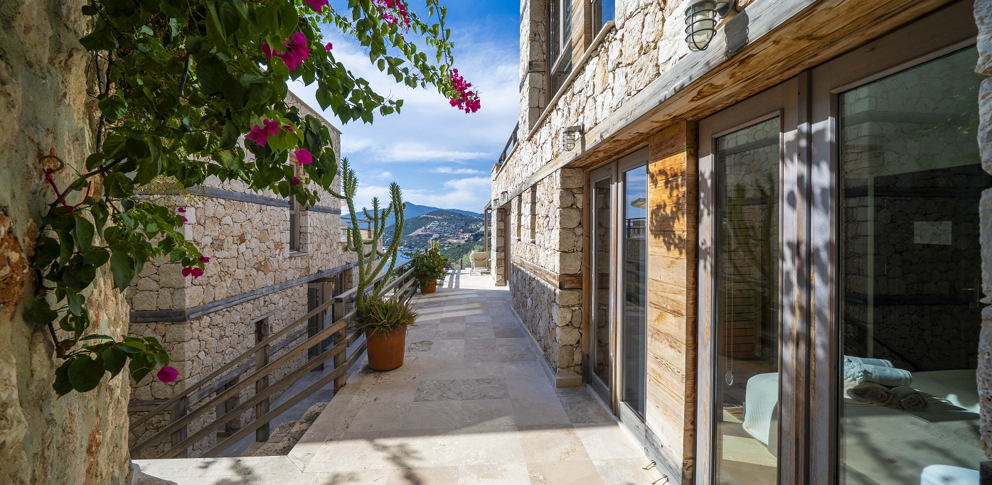 Villa Manor Seating And Dining 22