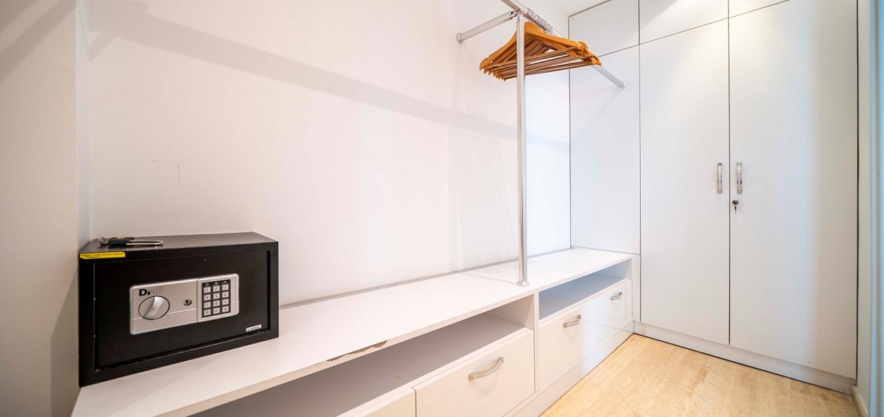 Architects House Double Bedroom 1 4