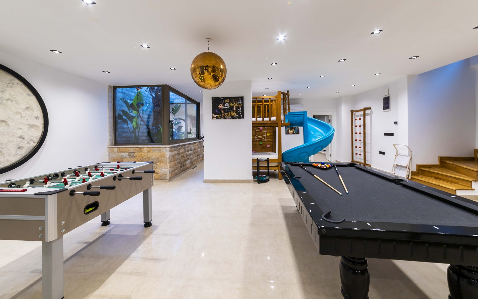 Villas With Games Rooms