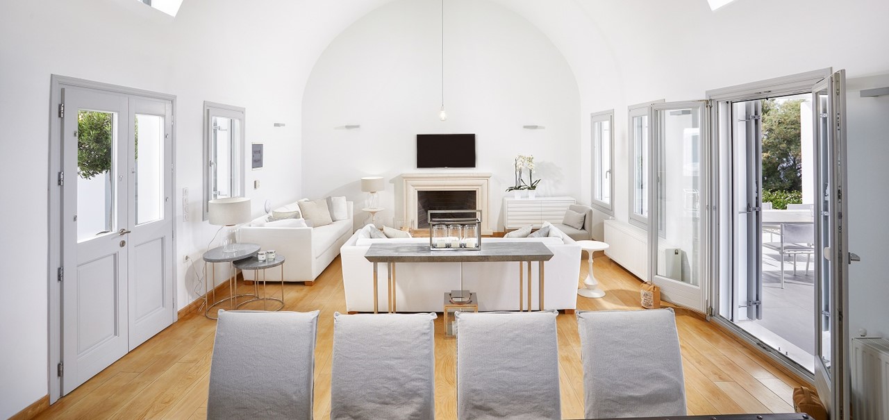 Villa Royal Blue Santorini 1