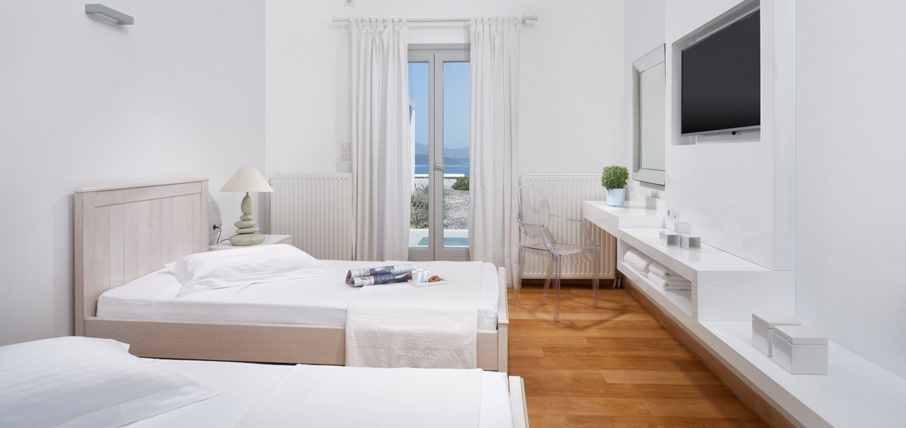 Villa Royal Blue Santorini 6