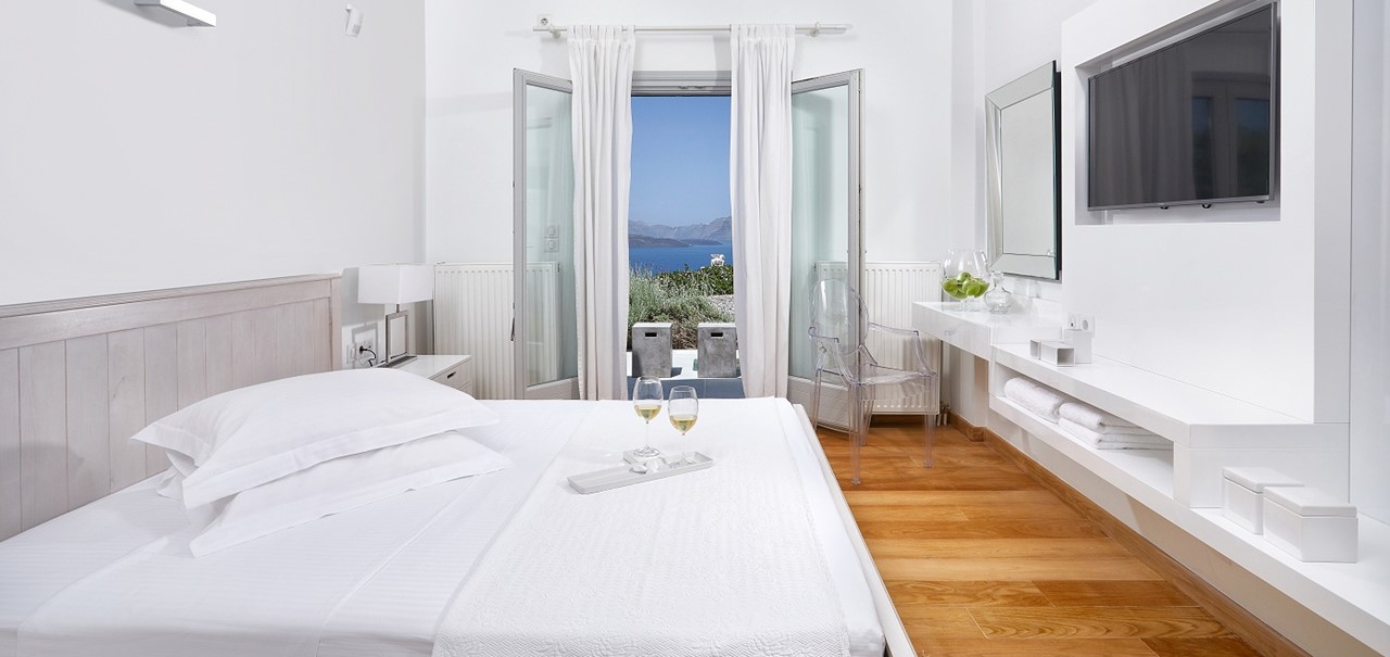 Villa Royal Blue Santorini 7