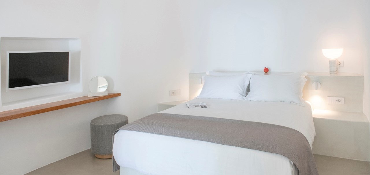 Villa Skyler 3 Bedroom Villa Santorini 12