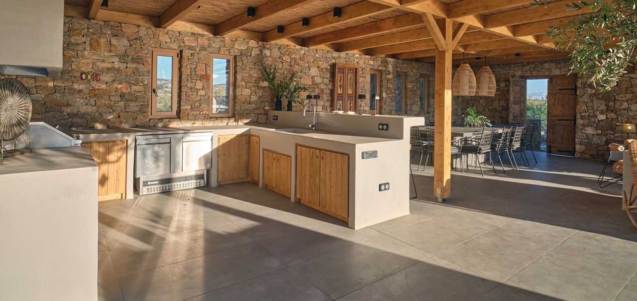 Mardiva Farmhouse Exterior Bar Dining Area 85