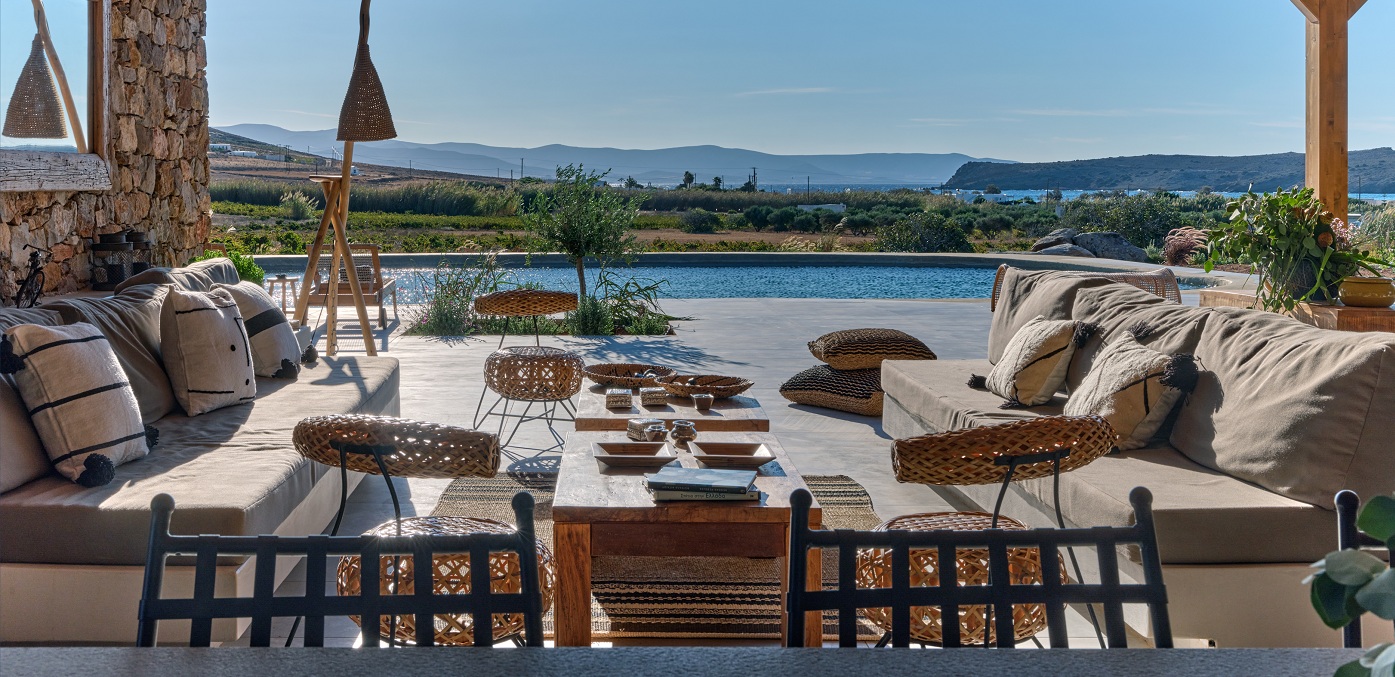 Mardiva Farmhouse Exterior Living Area 116