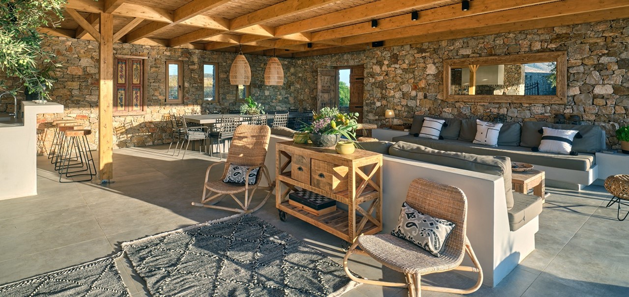 Mardiva Farmhouse Exterior Shaded Area 86