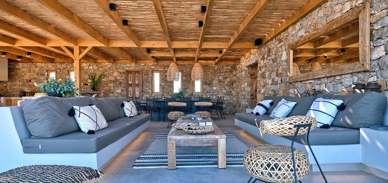 Mardiva Farmhouse Shaded Exterior35