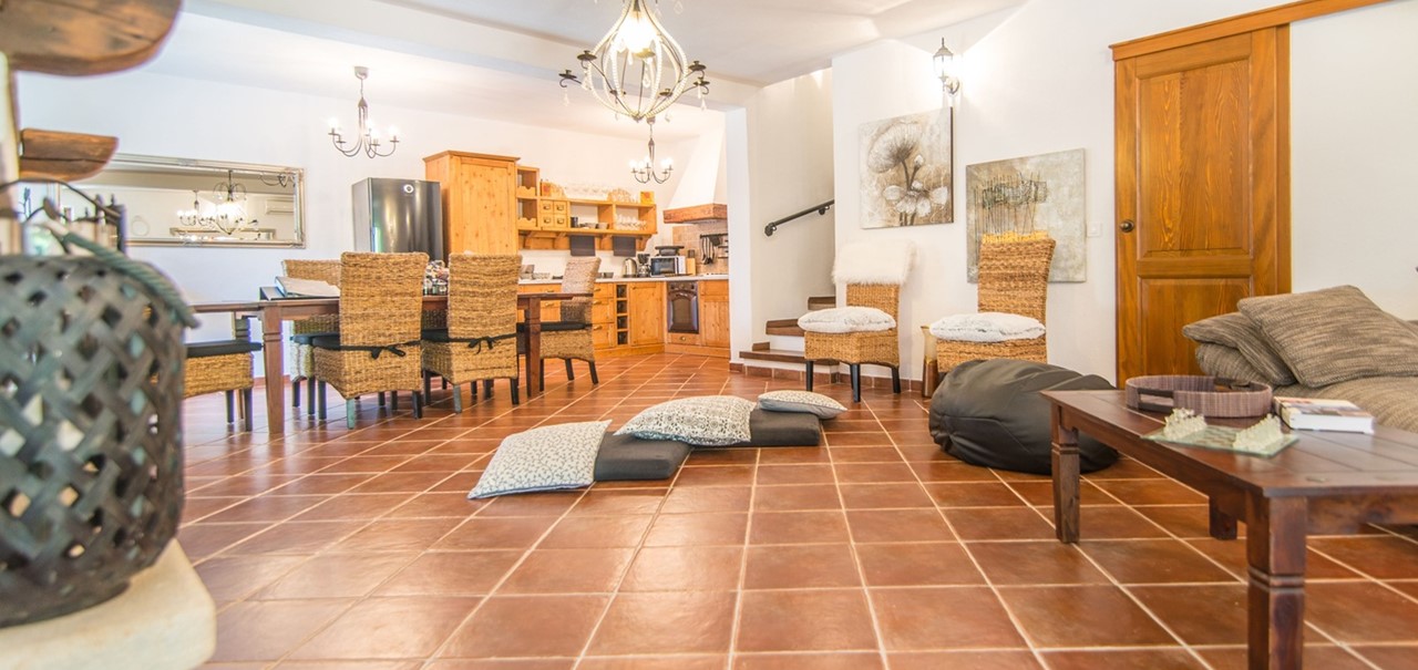 6 Orvas Villa 314 17