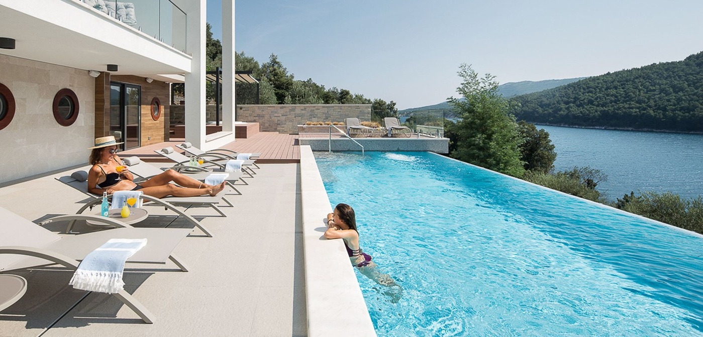 001 Outside Pool Terrace Villa 108 94