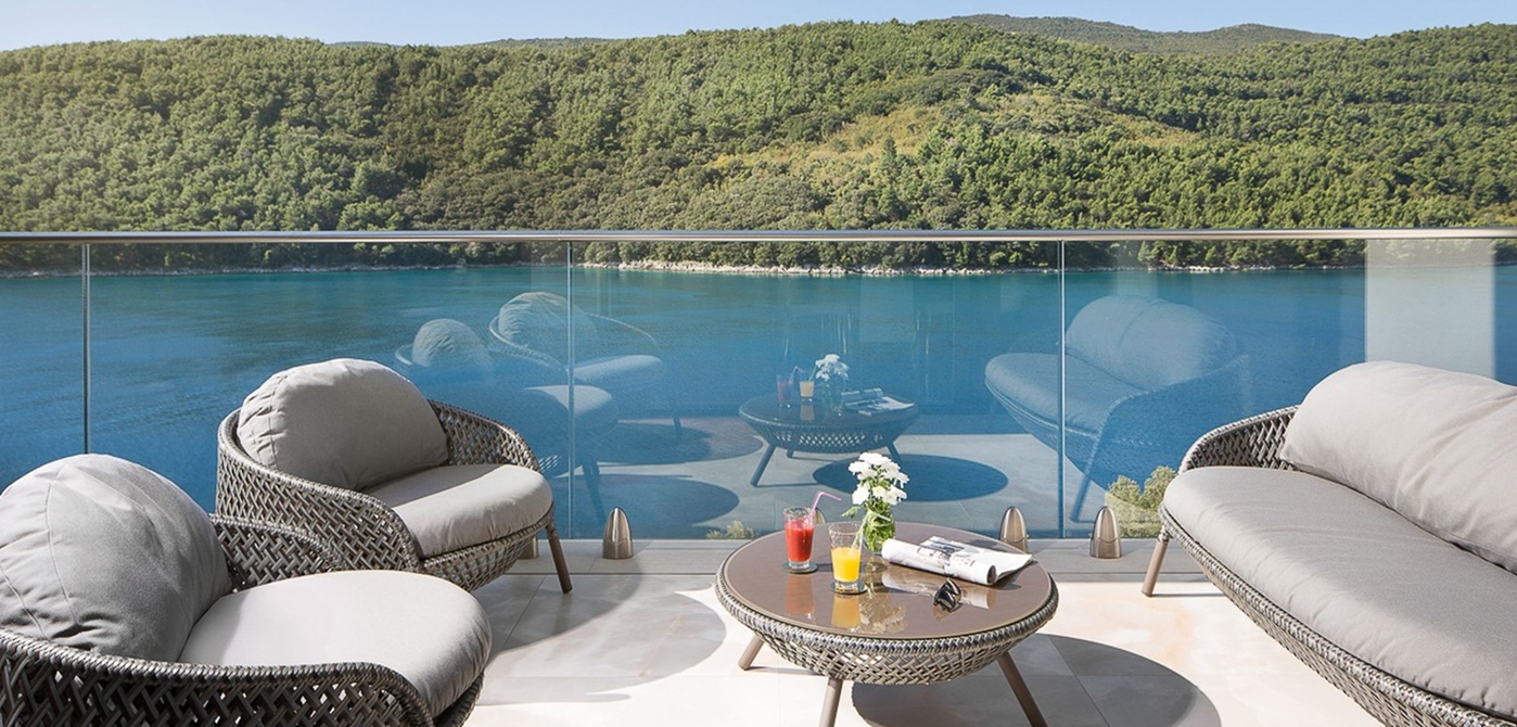 Balcony Villa 108 12