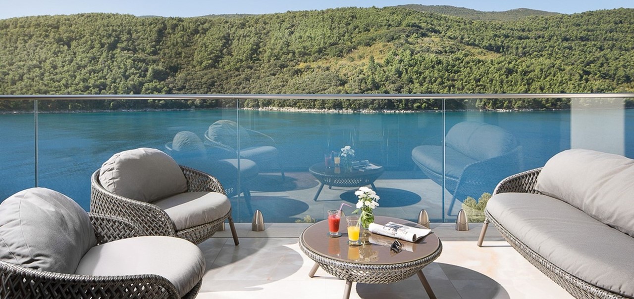 Balcony Villa 108 12