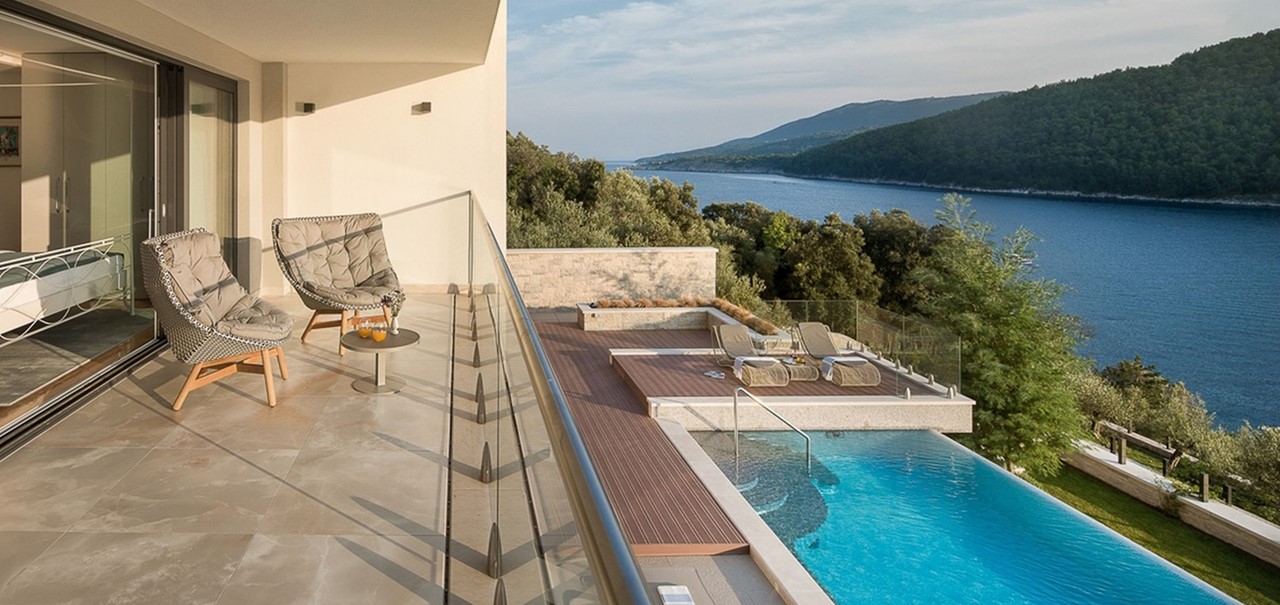 Balcony Villa 108 30