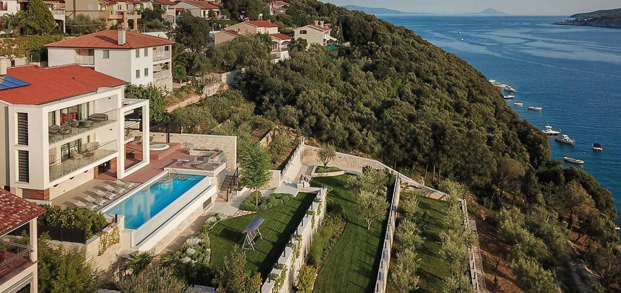 Drone Front Plus View Villa 108 88