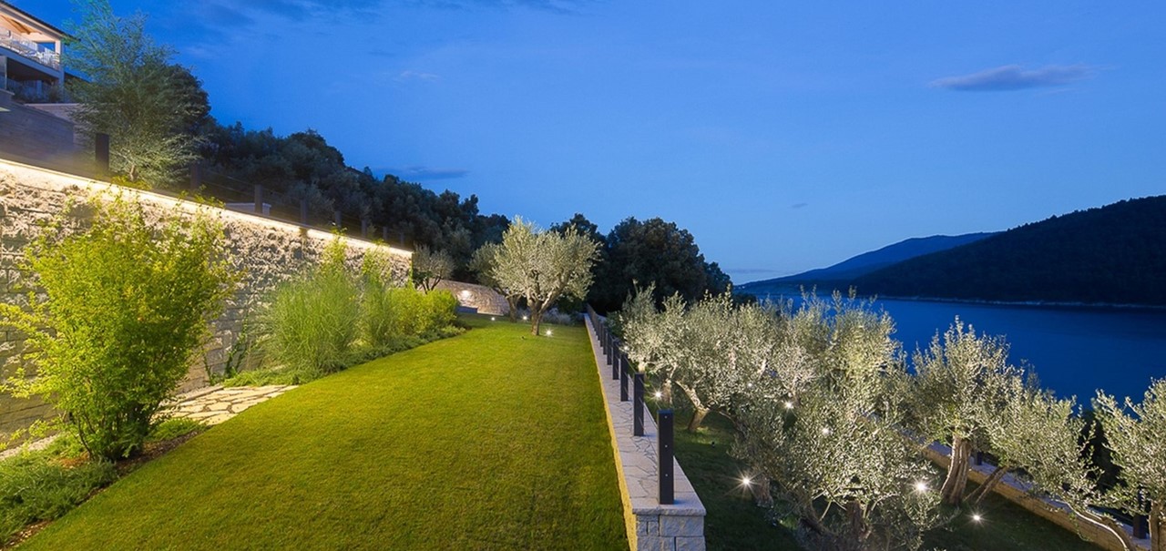 Outside Garden Evening Villa 108 83