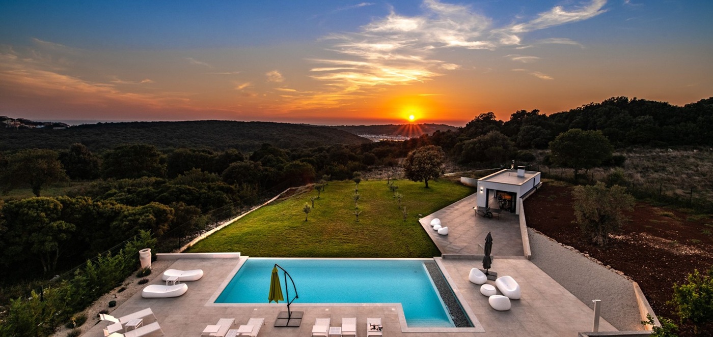 36 Outside Pool Terrace View Sunset Villa Pula Horizon 12120 36