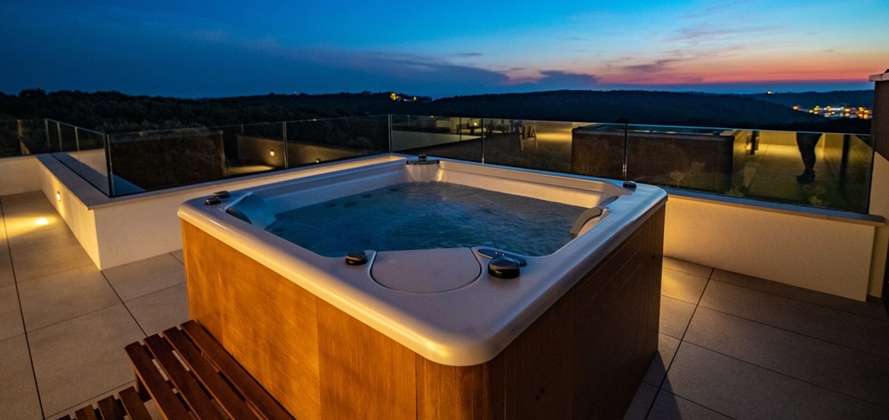 25 Roof Terrace Jacuzzi Night Villa Pula Horizon 12120 25