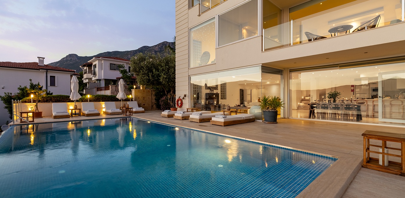 Architects House Pool And Exterior 10