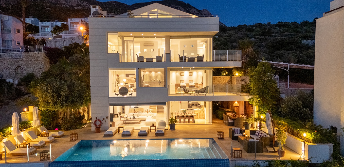 Architects House Pool And Exterior 15